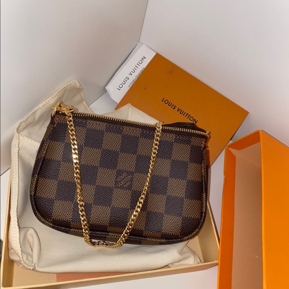 LV mini pochette accessory, great for a night out or to add onto your bag - Picture 3 of 8